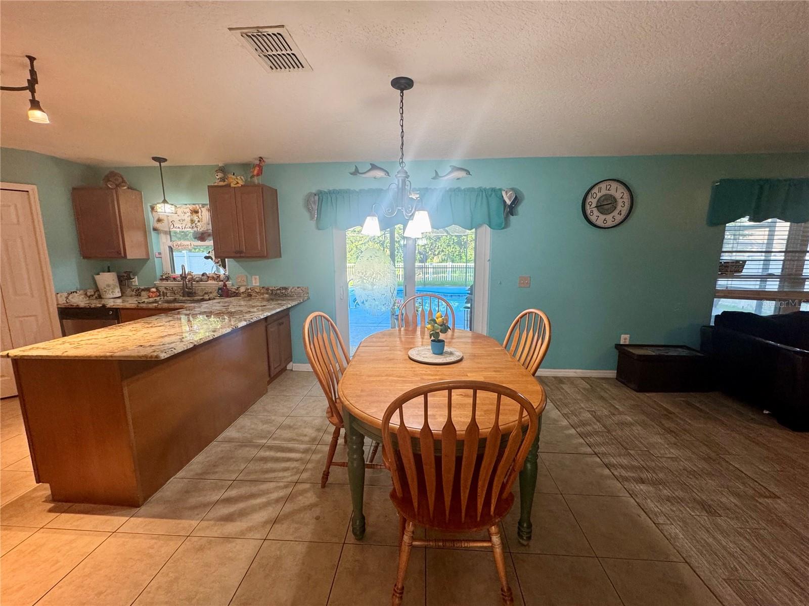 Image 11 of 28 For 2122 Waseca Lane