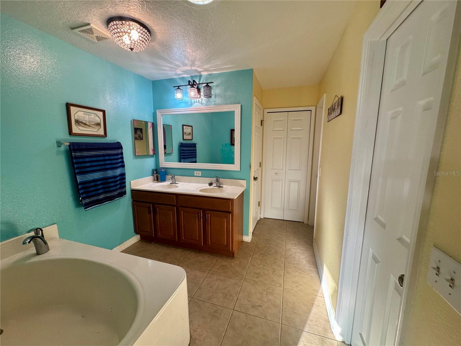 Image 19 of 28 For 2122 Waseca Lane