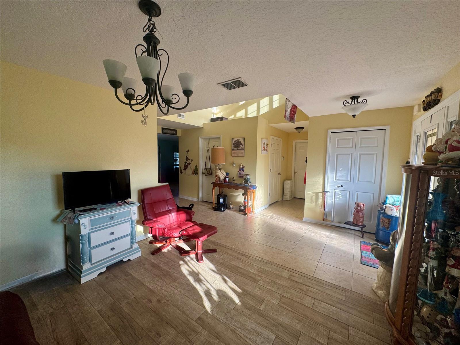 Image 7 of 28 For 2122 Waseca Lane