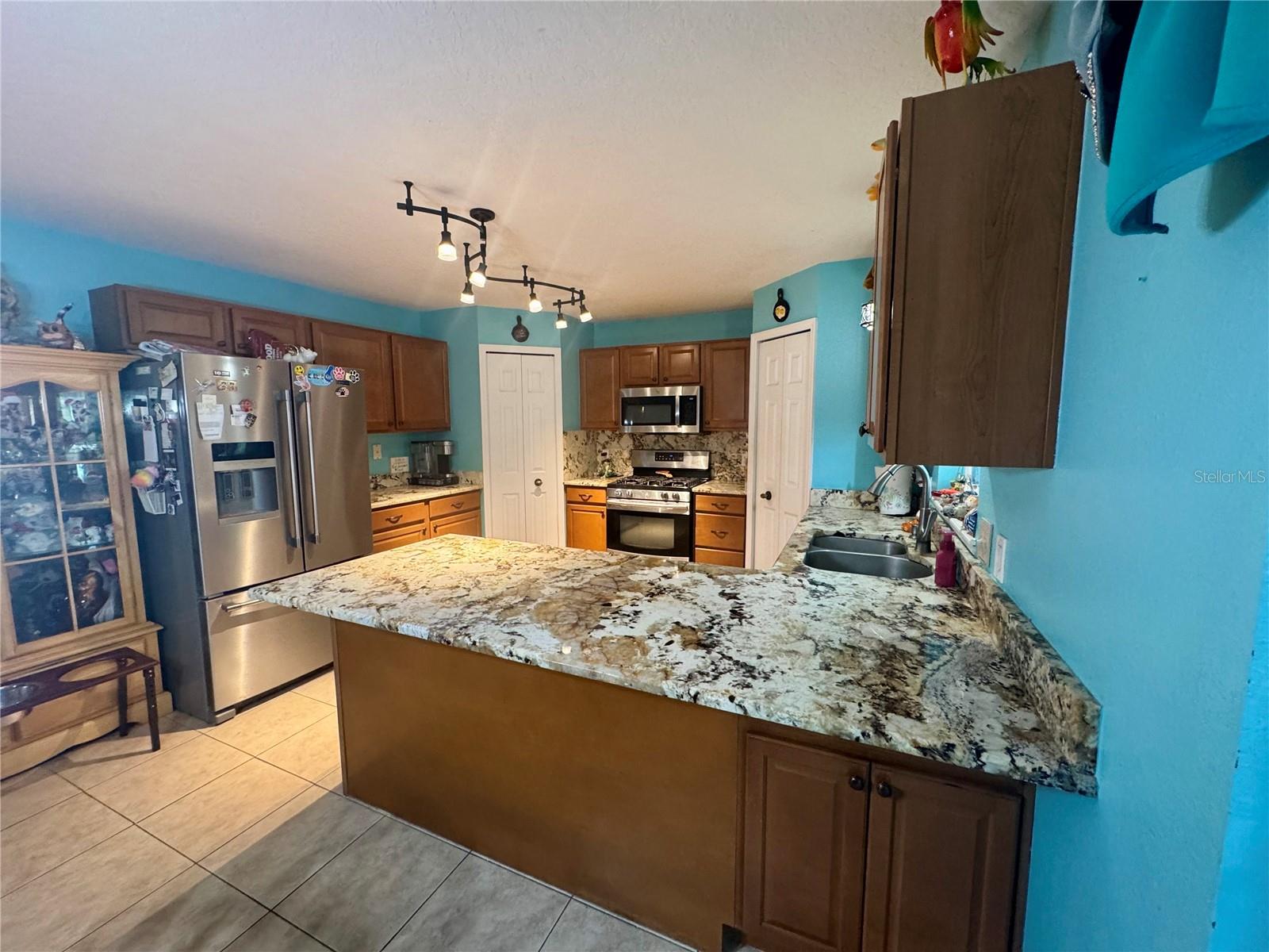 Image 8 of 28 For 2122 Waseca Lane