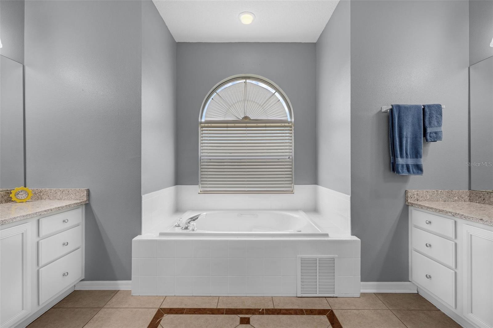 Image 17 of 33 For 4826 Sable Ridge Court