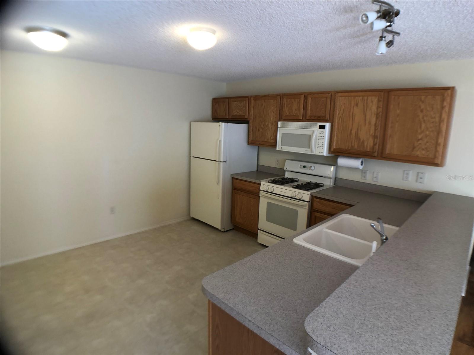 Image 3 of 15 For 2099 Broyhill Avenue