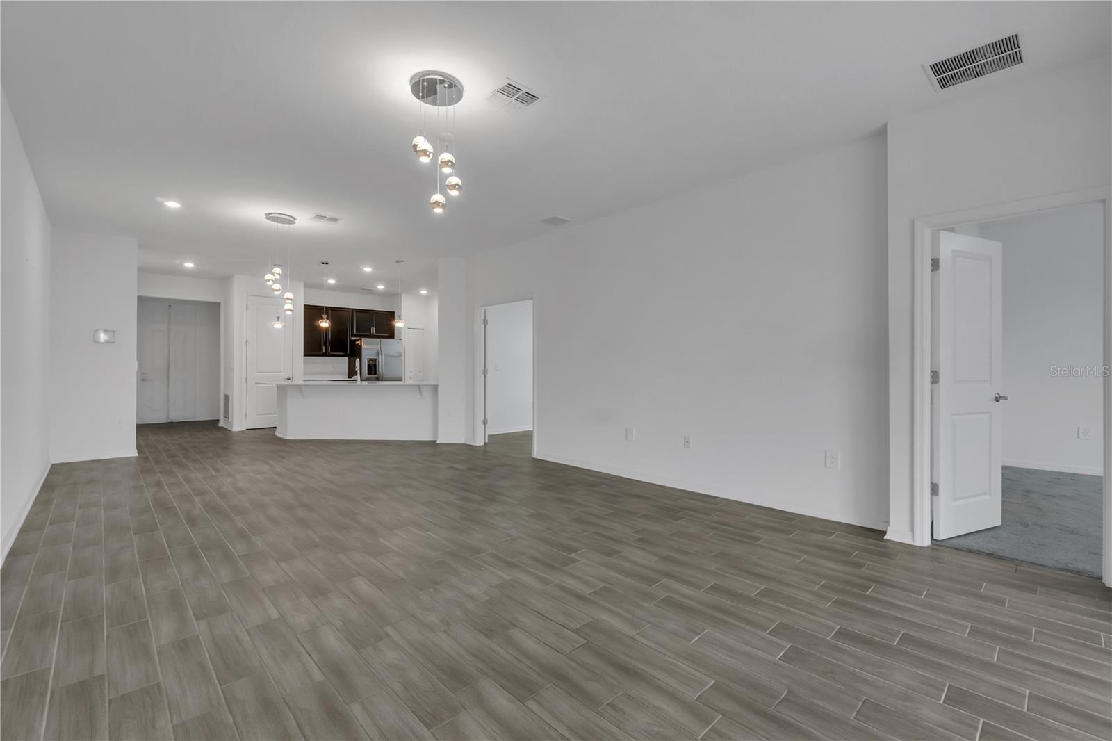 Image 11 of 35 For 920 Serchio Street