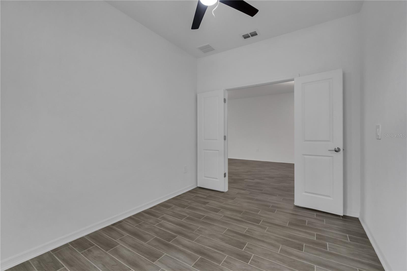Image 12 of 35 For 920 Serchio Street