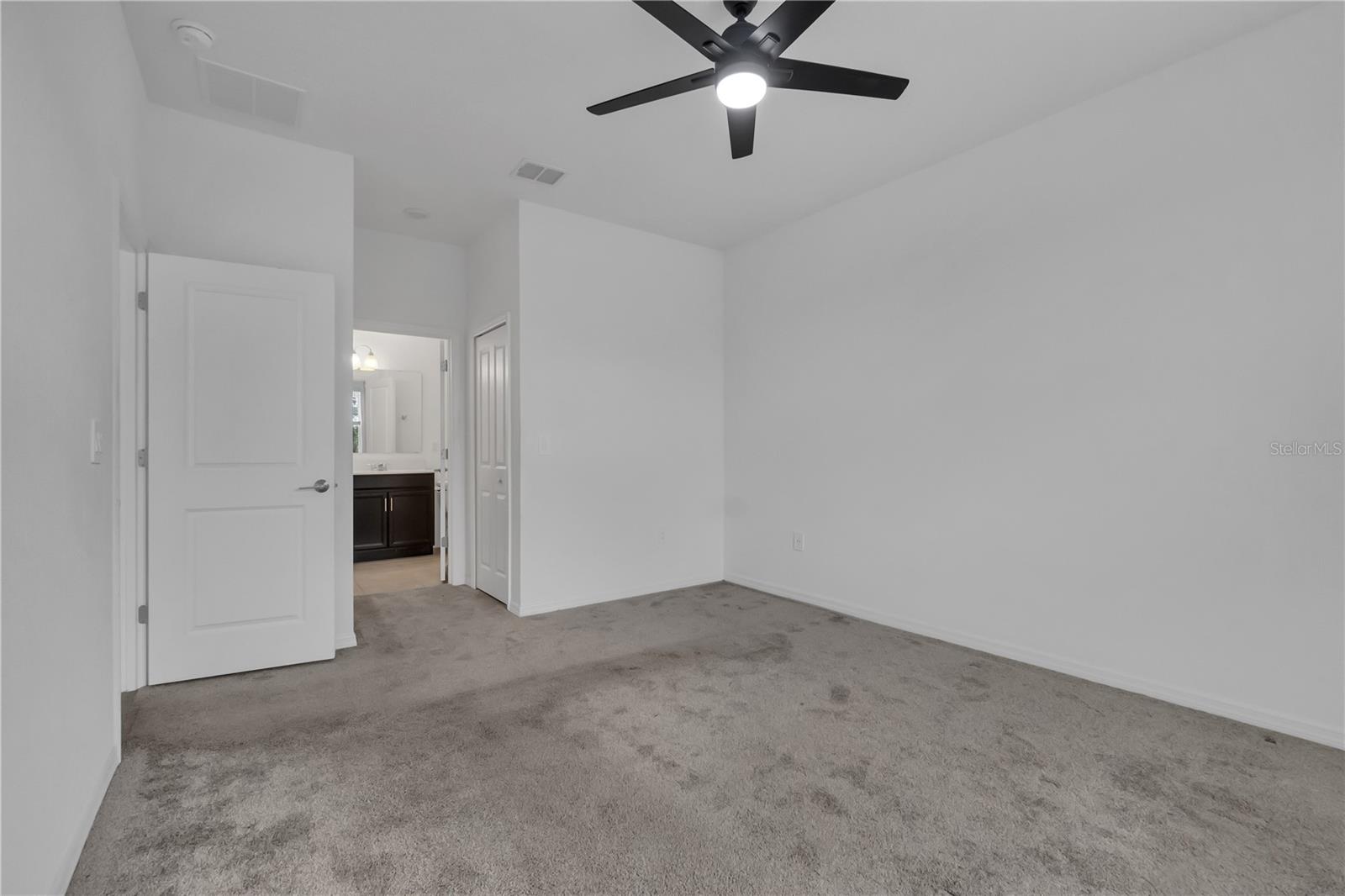 Image 16 of 35 For 920 Serchio Street