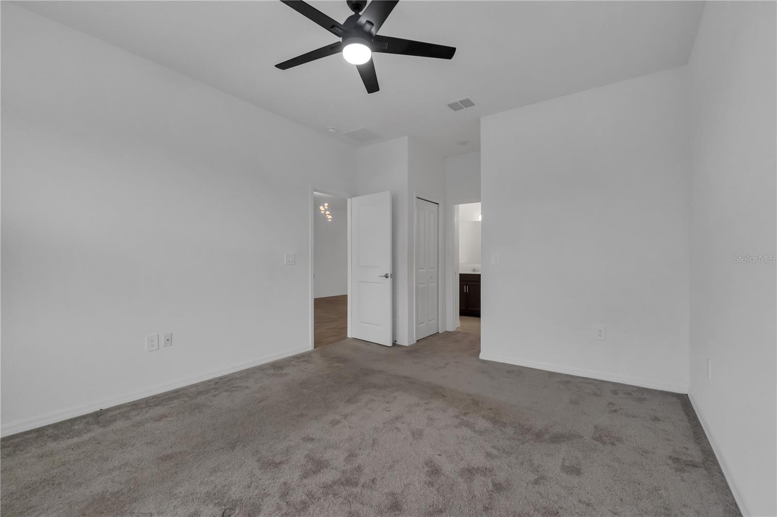 Image 17 of 35 For 920 Serchio Street