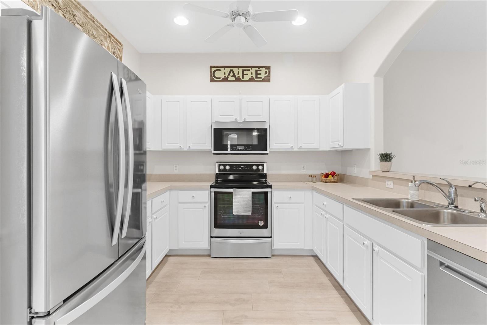 Image 14 of 43 For 425 Glen Arbor Lane