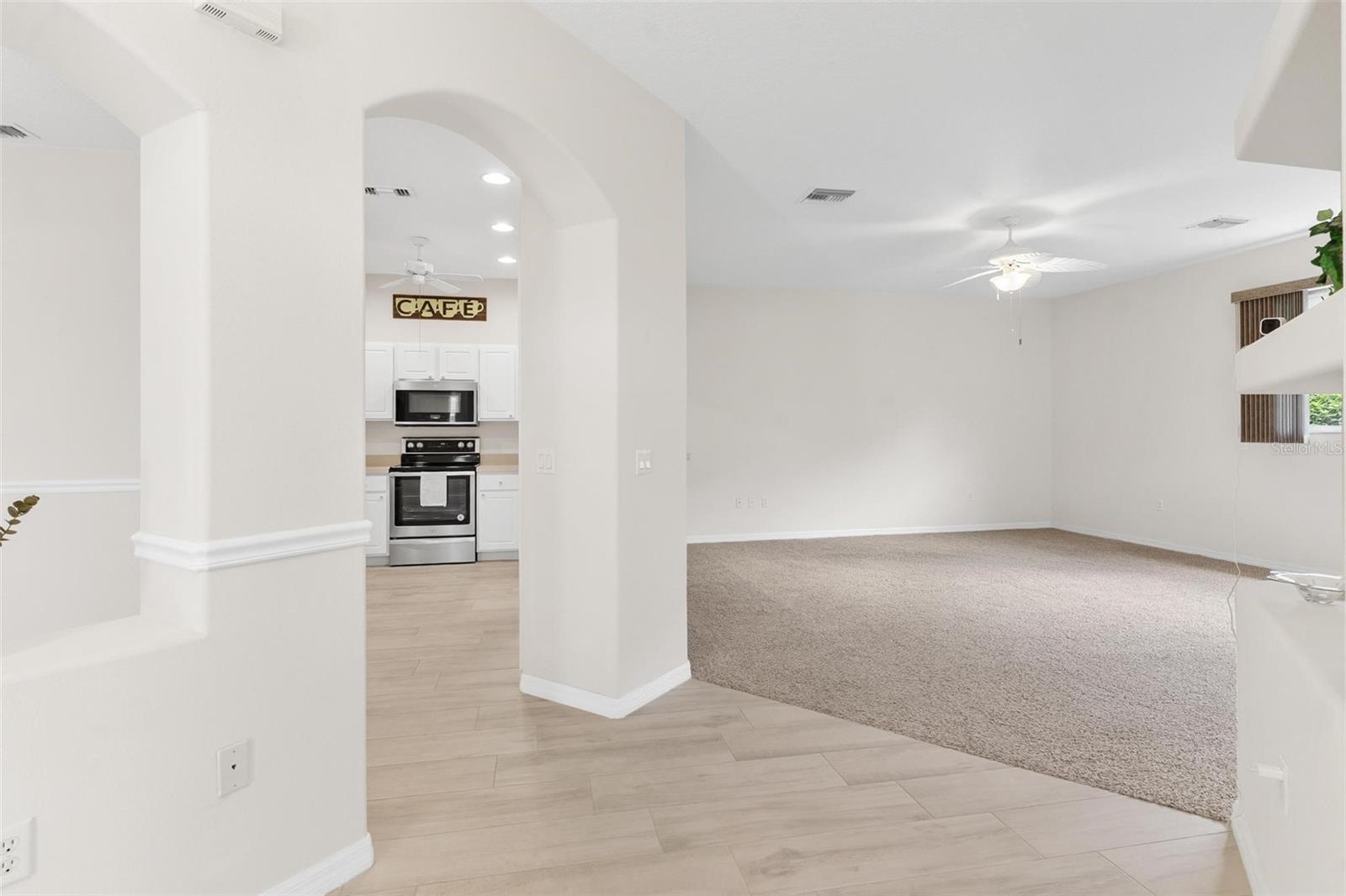 Image 7 of 43 For 425 Glen Arbor Lane