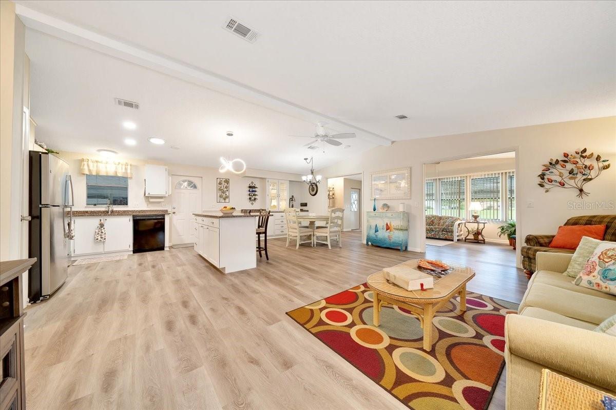 Image 12 of 52 For 926 Saint Andrews Boulevard