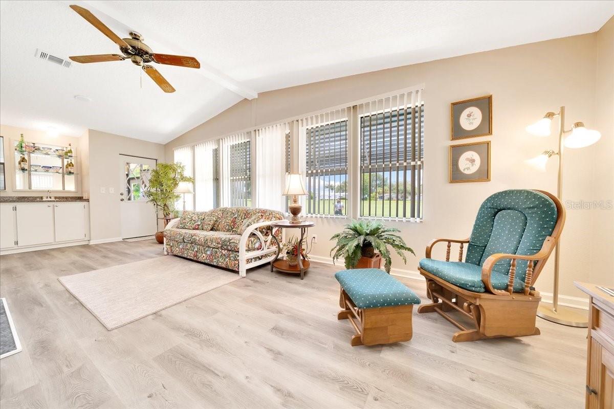 Image 19 of 52 For 926 Saint Andrews Boulevard