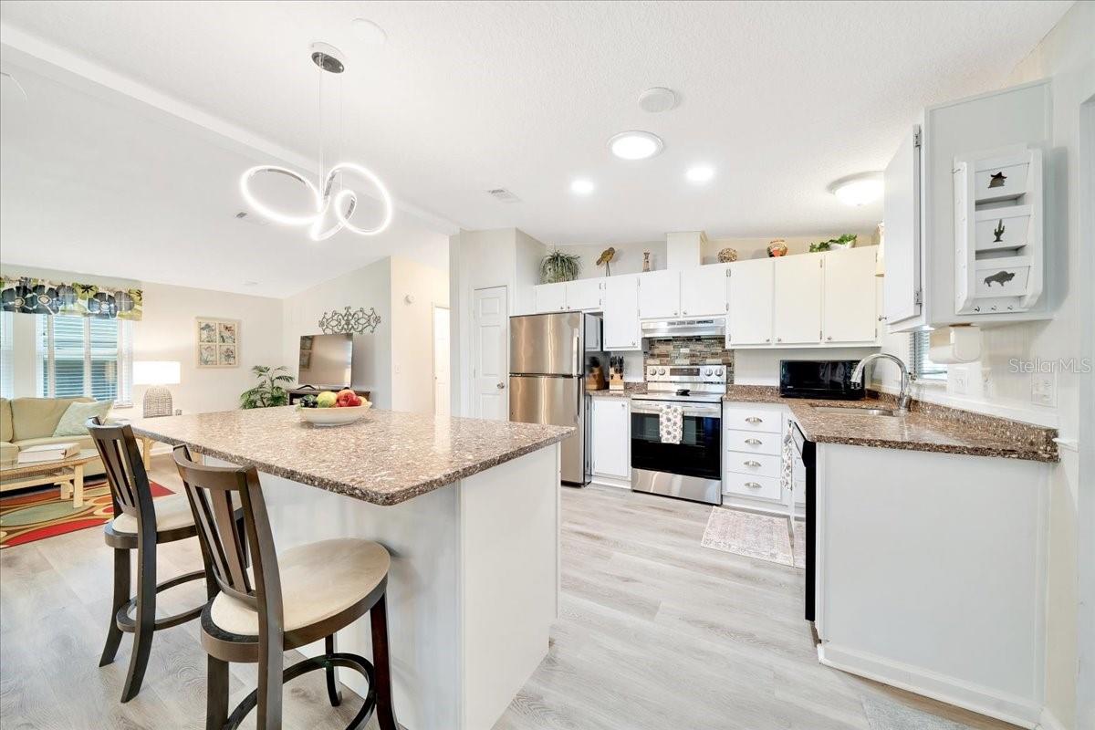 Image 5 of 52 For 926 Saint Andrews Boulevard