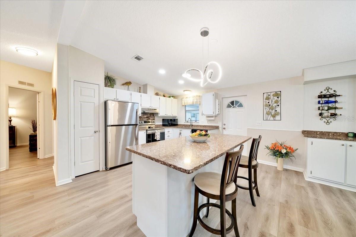 Image 6 of 52 For 926 Saint Andrews Boulevard