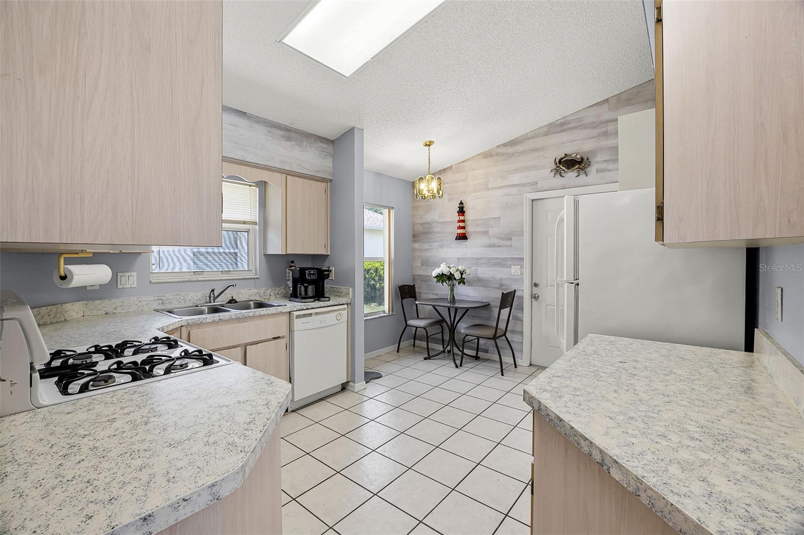 Image 12 of 65 For 5507 Laver Street