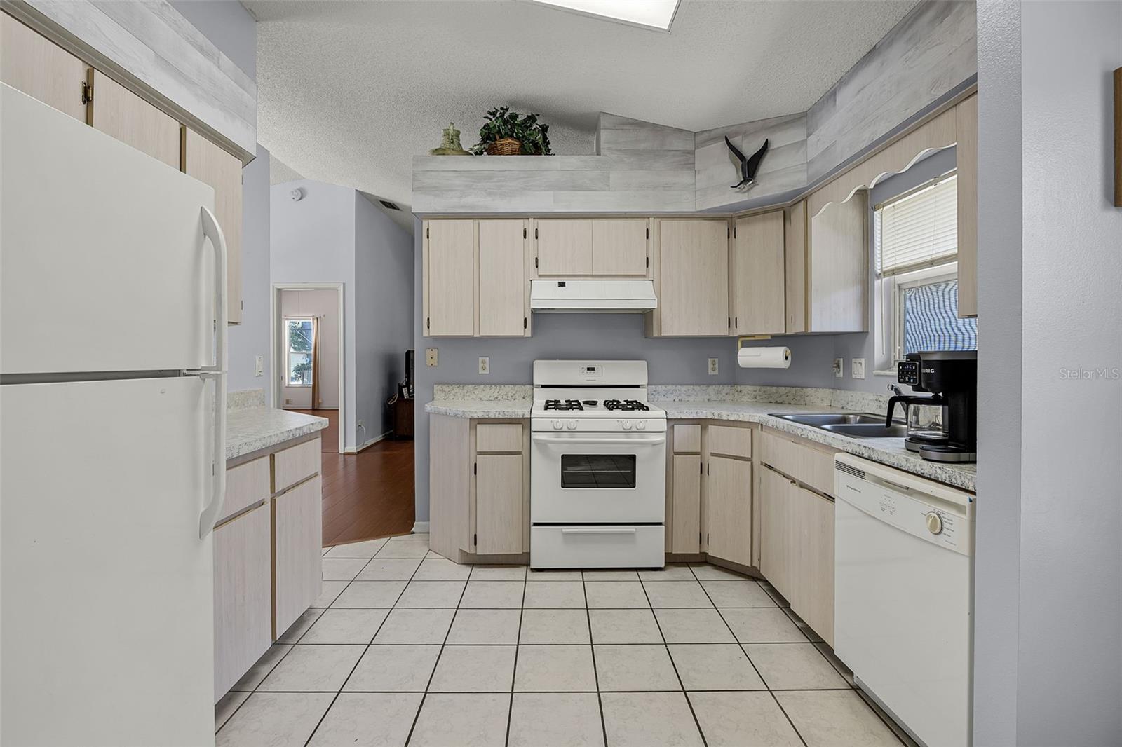 Image 13 of 65 For 5507 Laver Street