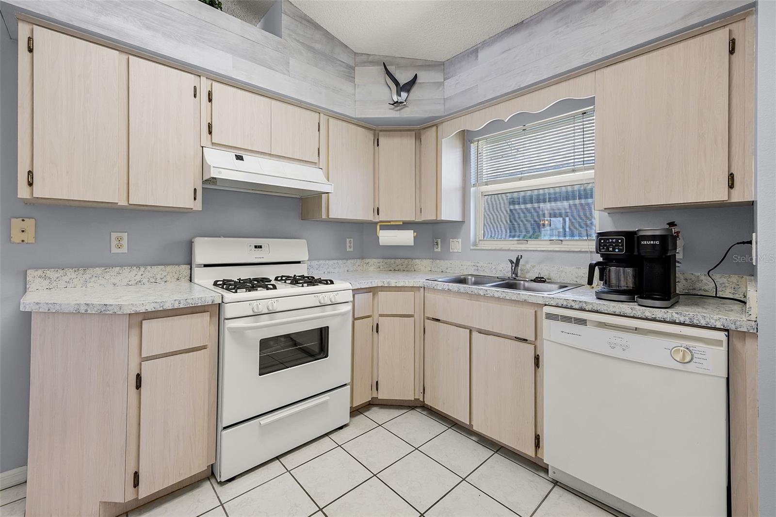 Image 15 of 65 For 5507 Laver Street
