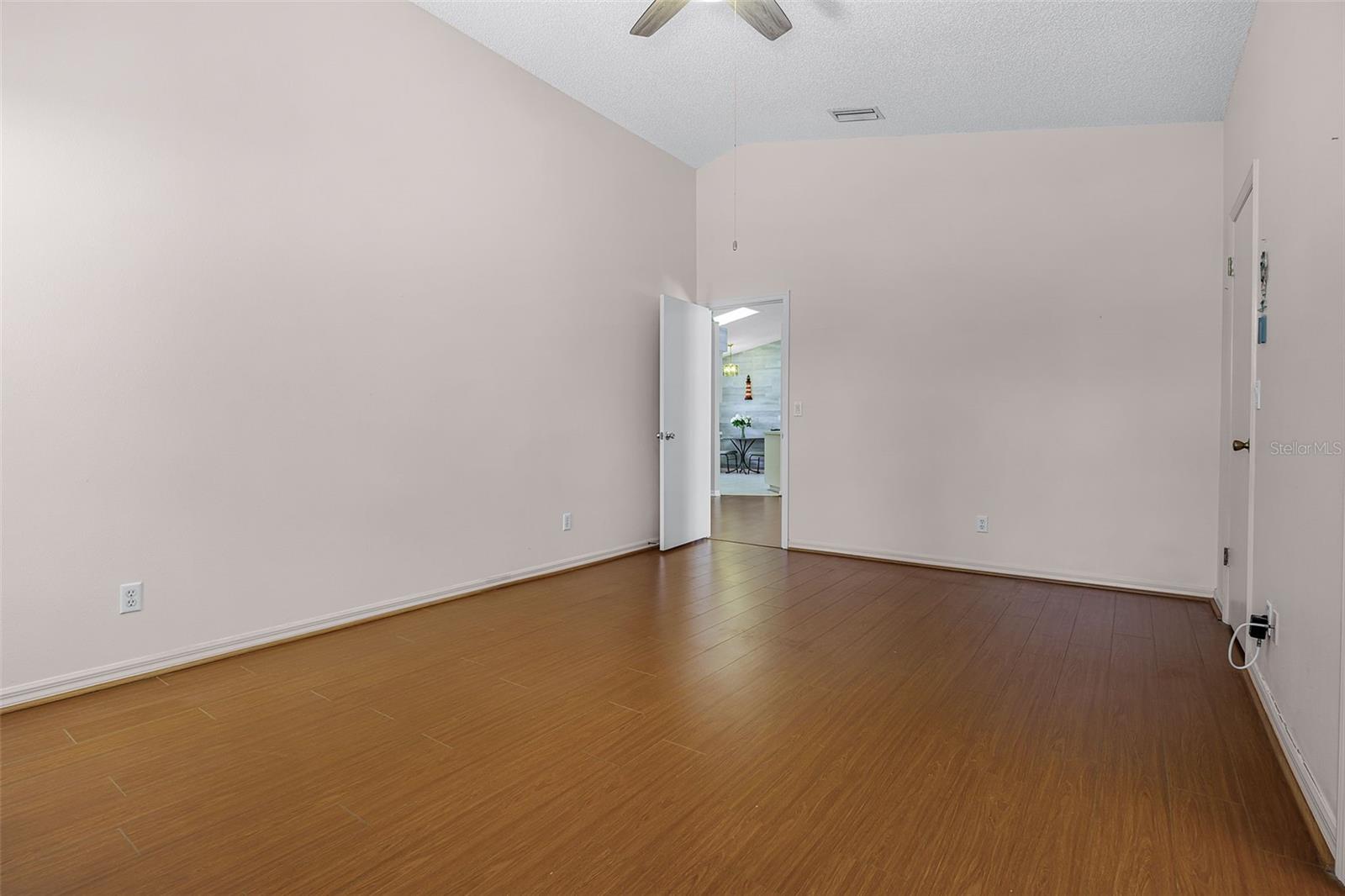 Image 18 of 65 For 5507 Laver Street