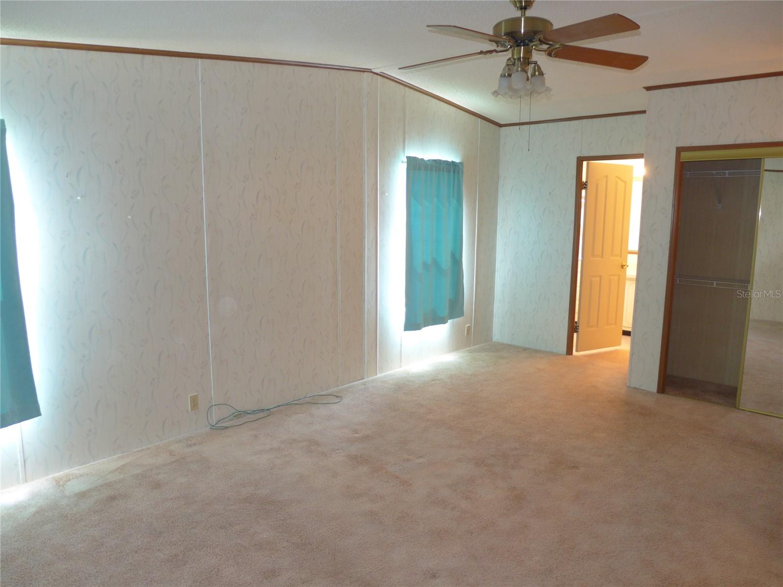 Image 18 of 41 For 432 Santa Fe Road E