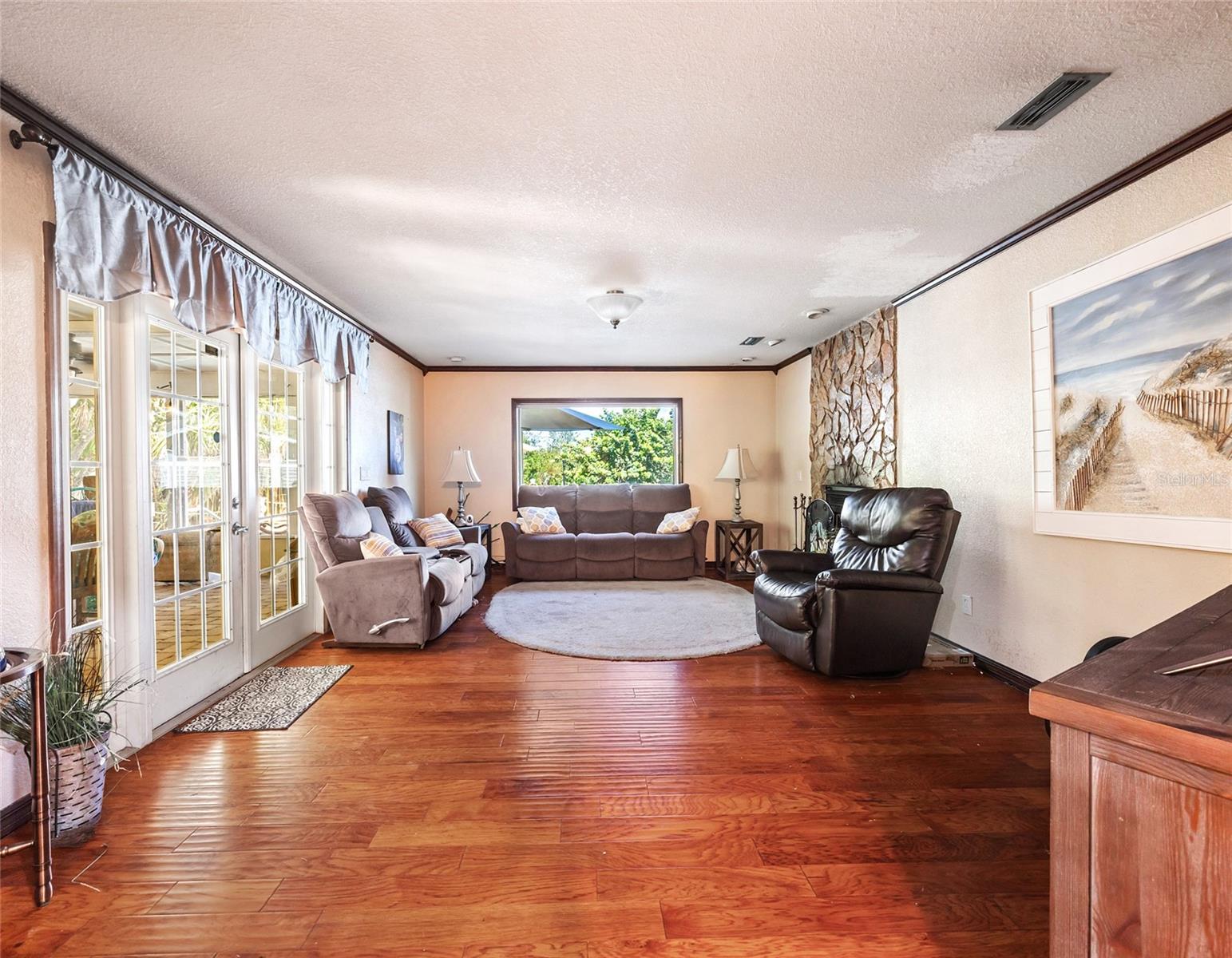 Image 7 of 45 For 15733 Tower View Drive