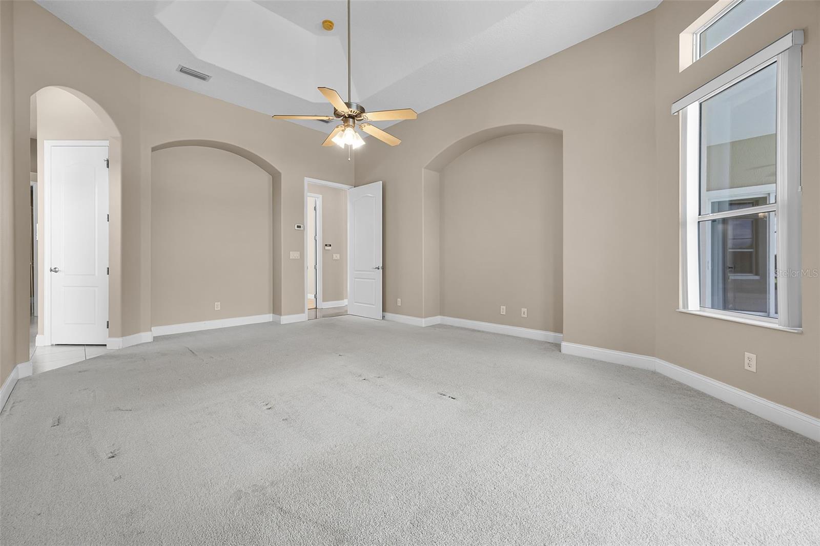 Image 18 of 51 For 7303 Spring Mountain Lane