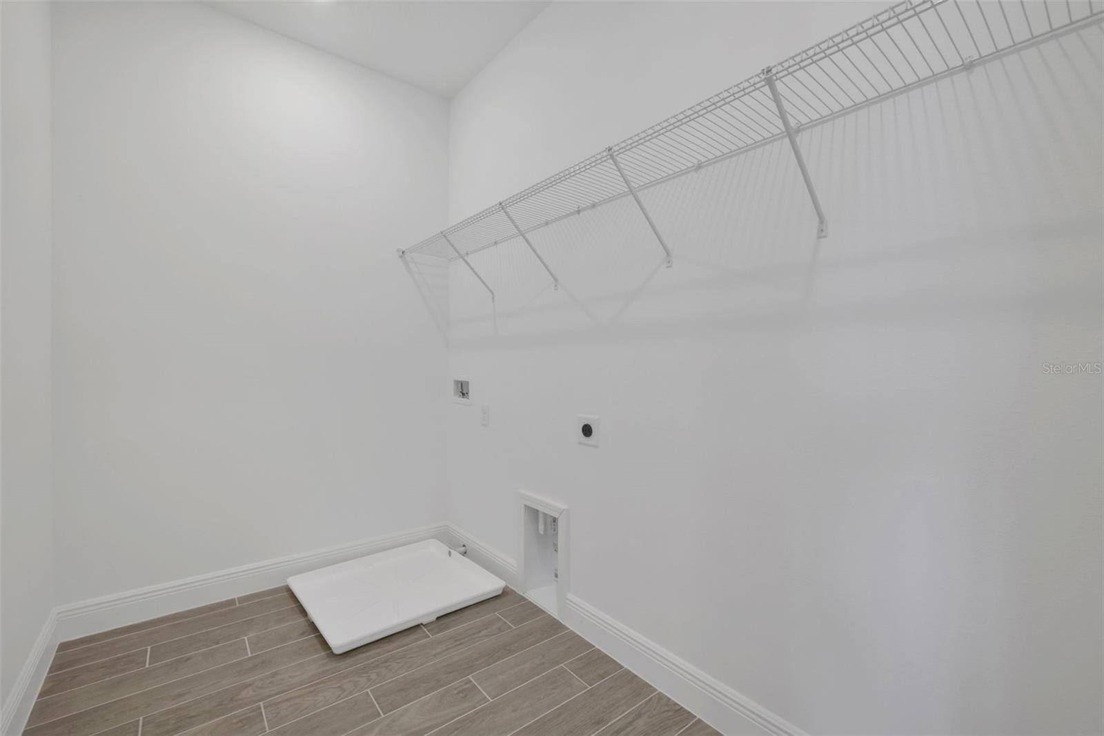 Image 17 of 33 For 6527 Trailblaze Bend