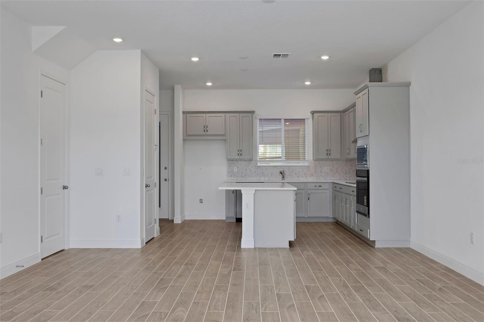 Image 25 of 33 For 6527 Trailblaze Bend