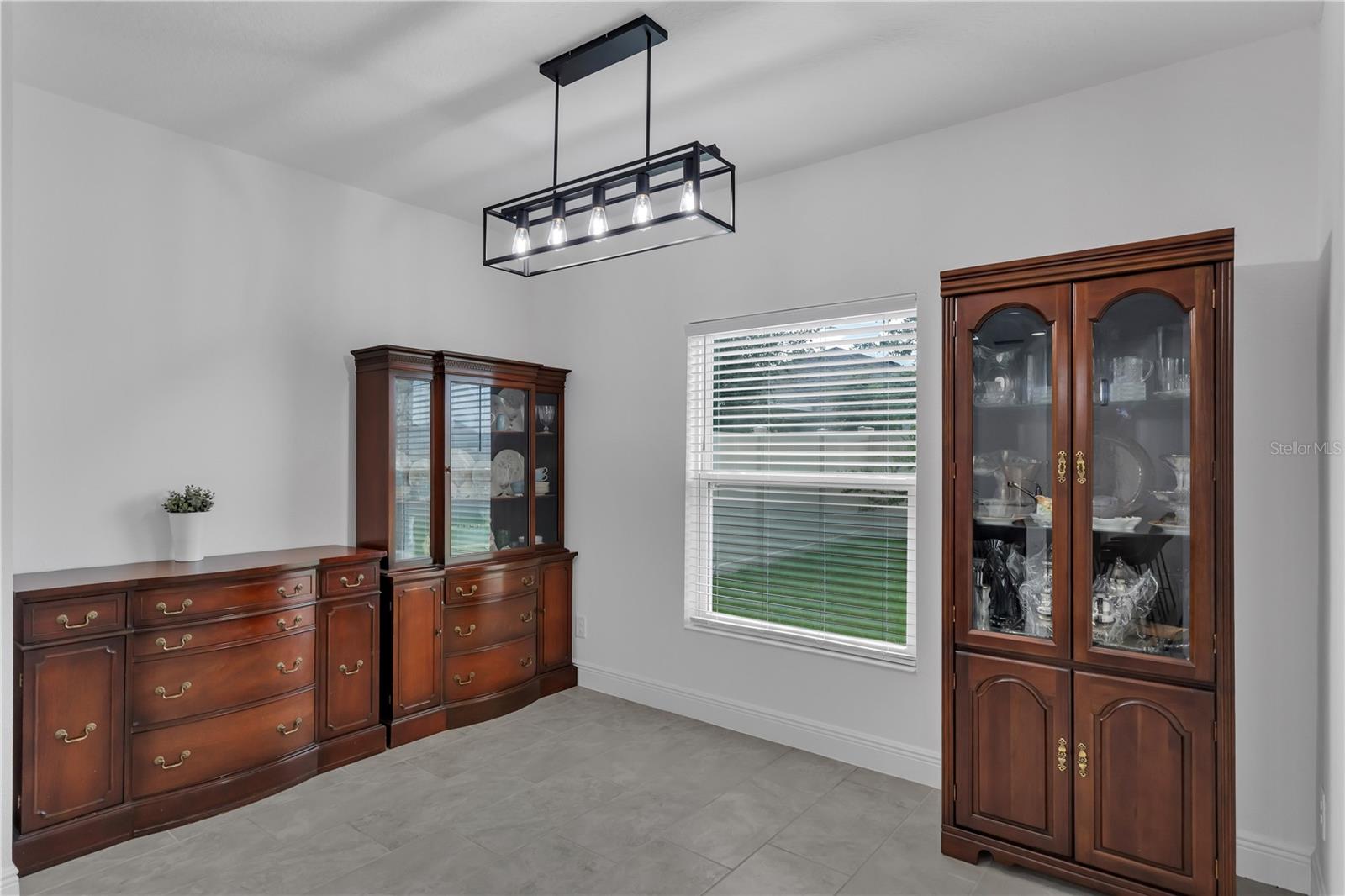 Image 12 of 59 For 9380 La Salle Street