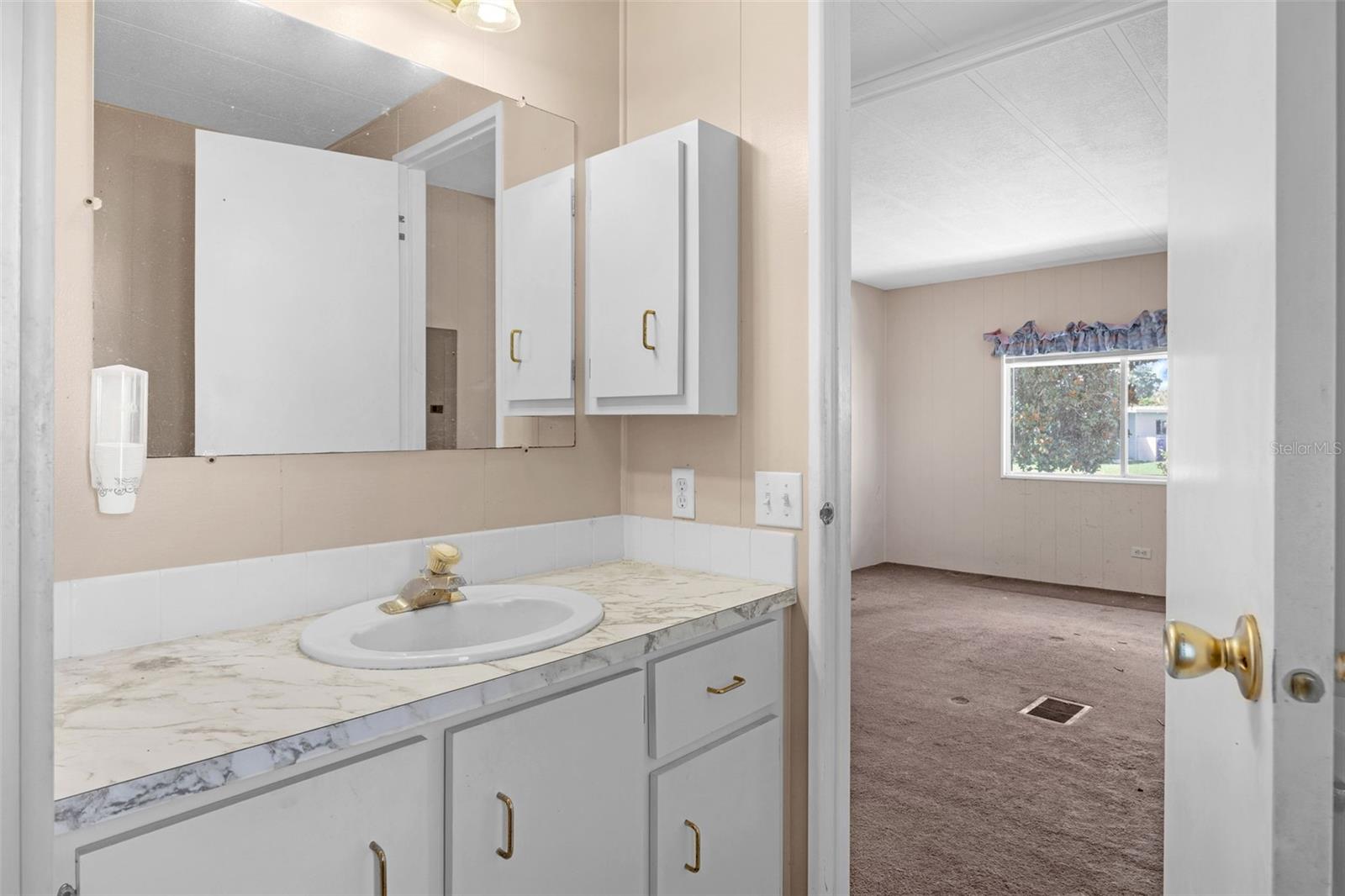 Image 23 of 31 For 2412 Vindale Road