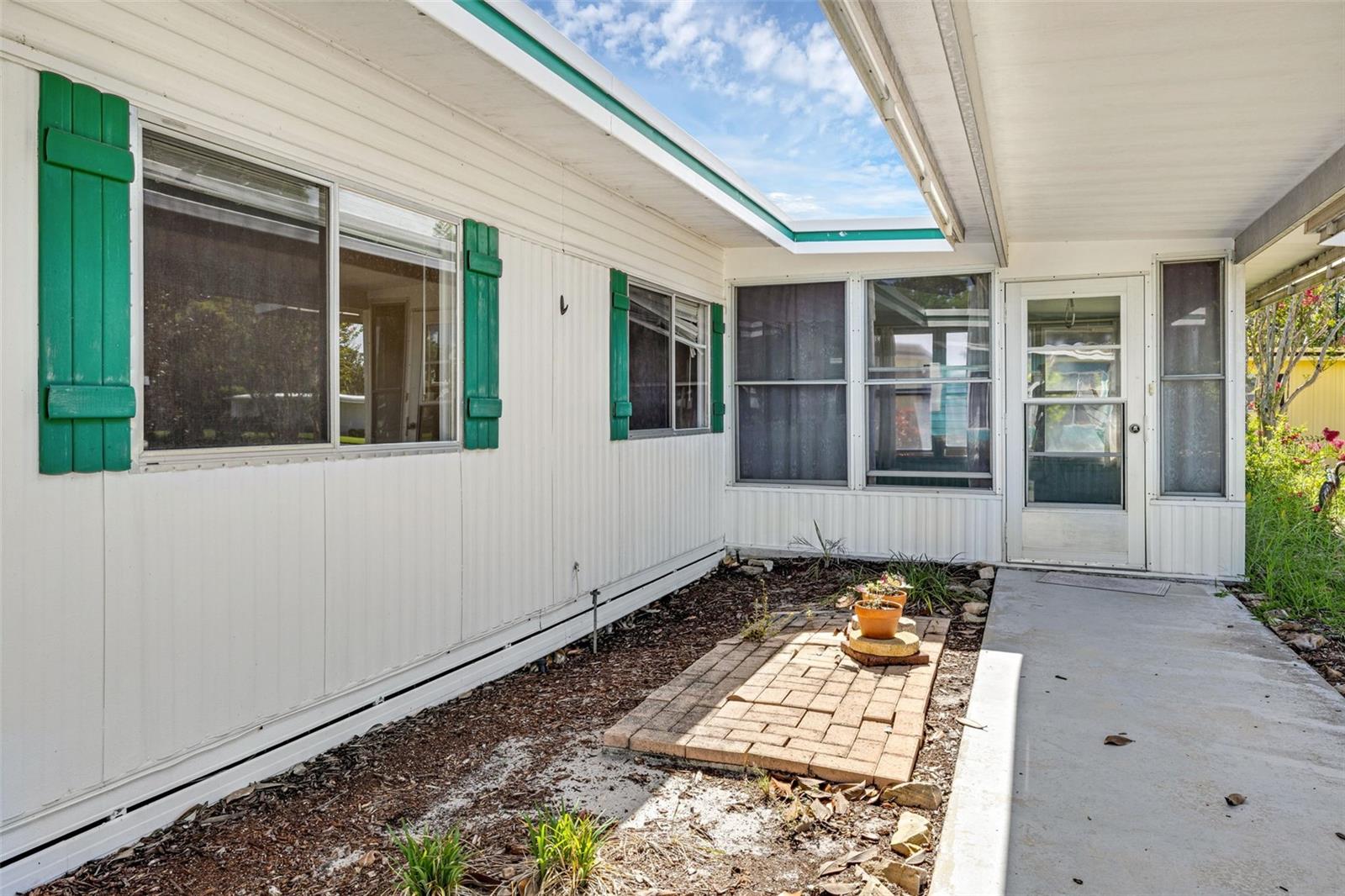 Image 5 of 31 For 2412 Vindale Road