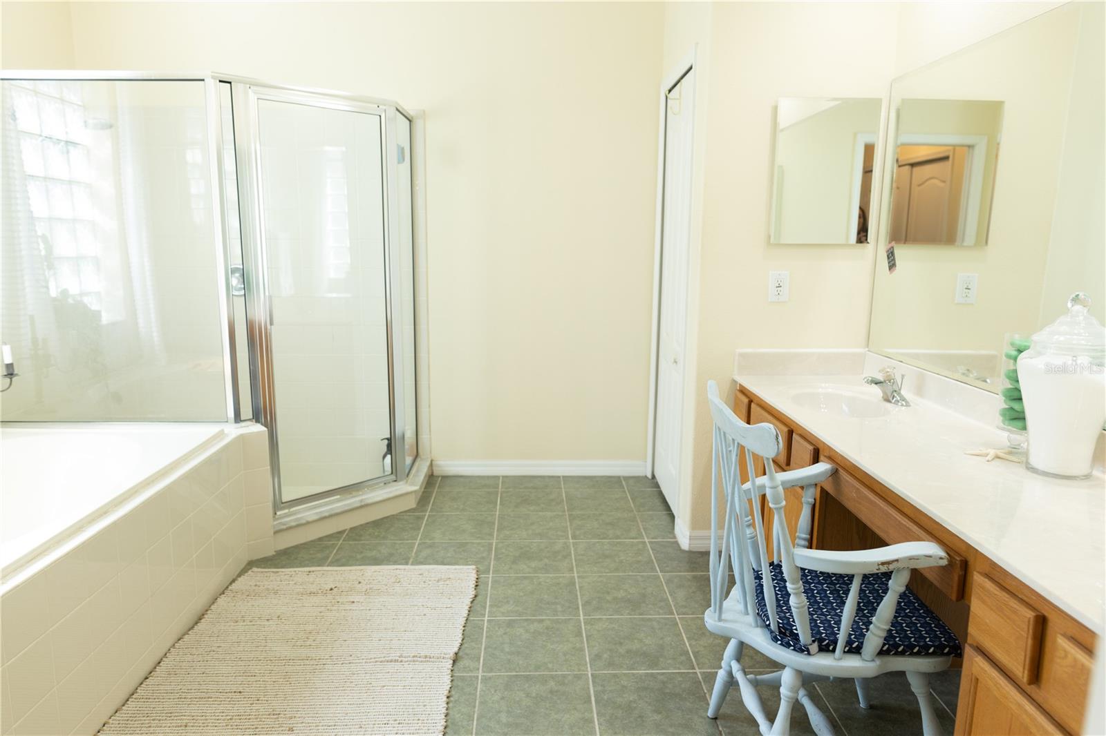 Image 22 of 37 For 26620 Shoregrass Drive