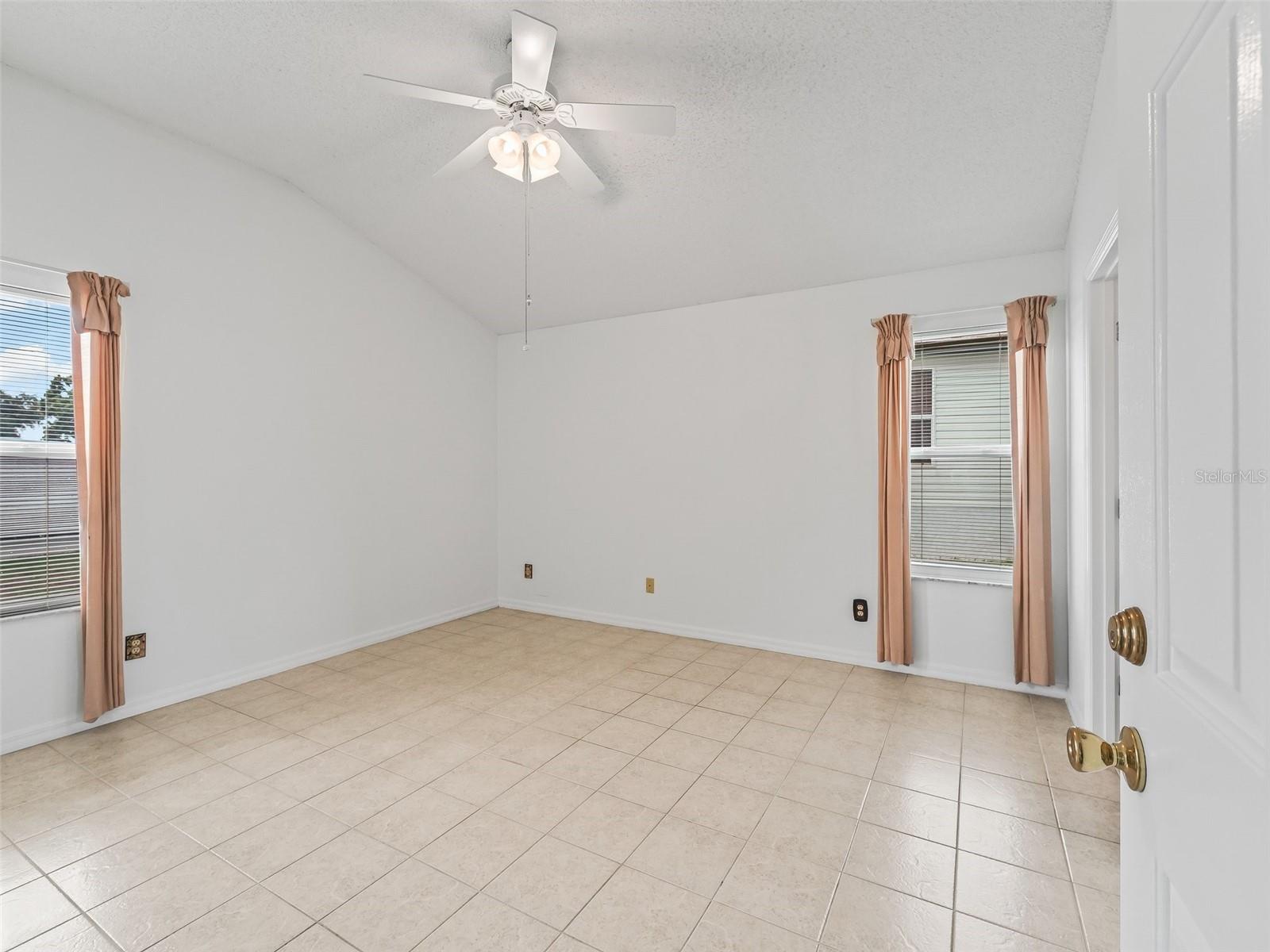 Image 19 of 42 For 1142 Boone Court