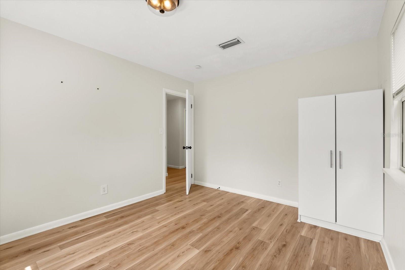 Image 11 of 16 For 2311 Vincent Road