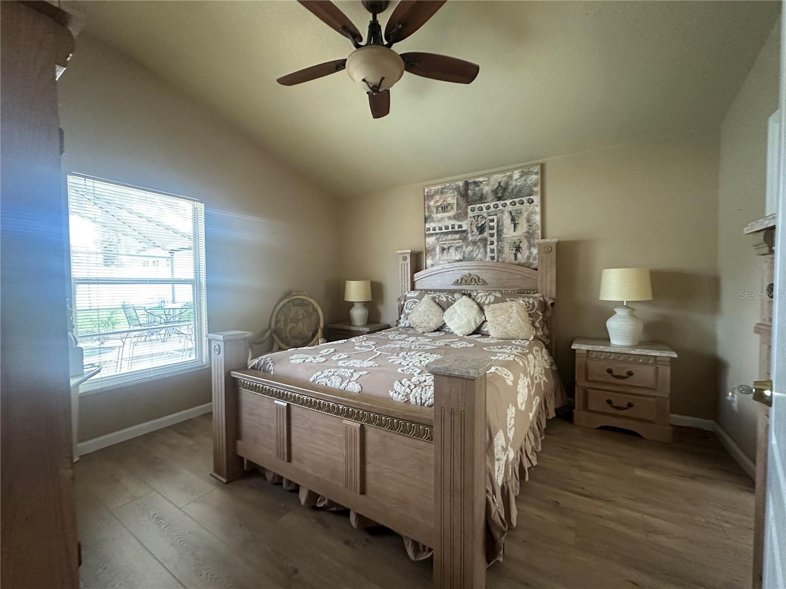 Image 14 of 38 For 15509 Markham Drive