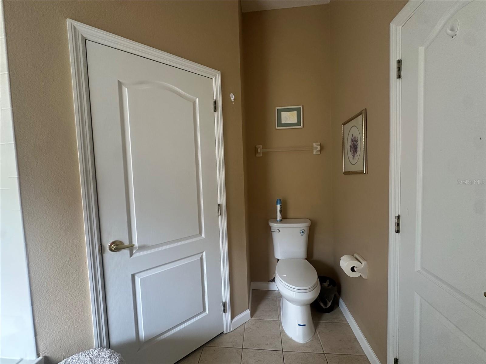 Image 17 of 38 For 15509 Markham Drive