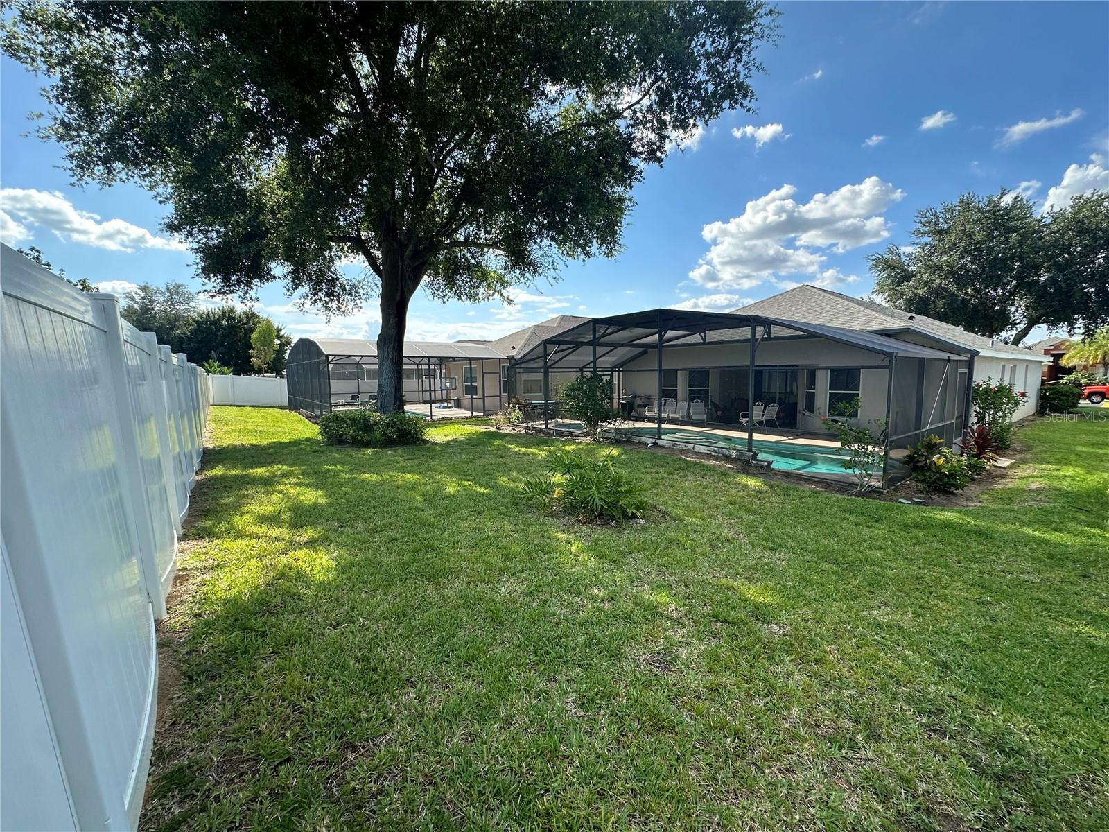 Image 23 of 38 For 15509 Markham Drive