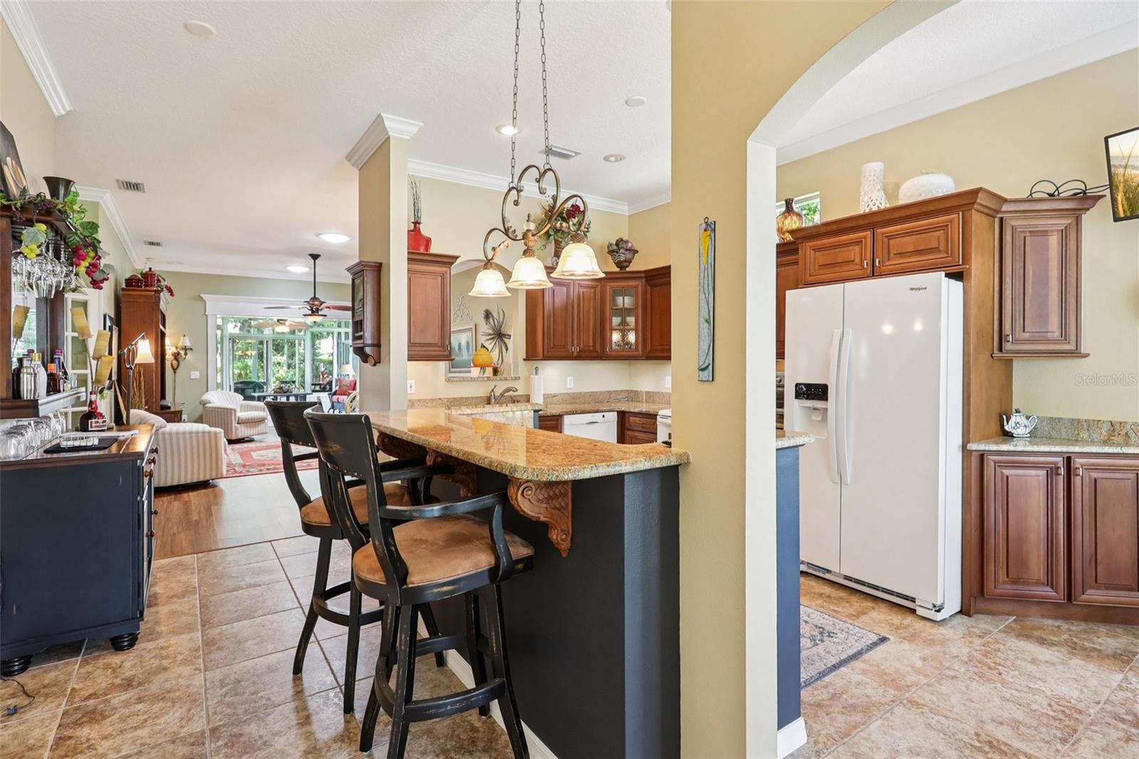 Image 15 of 75 For 2512 Baywater Road