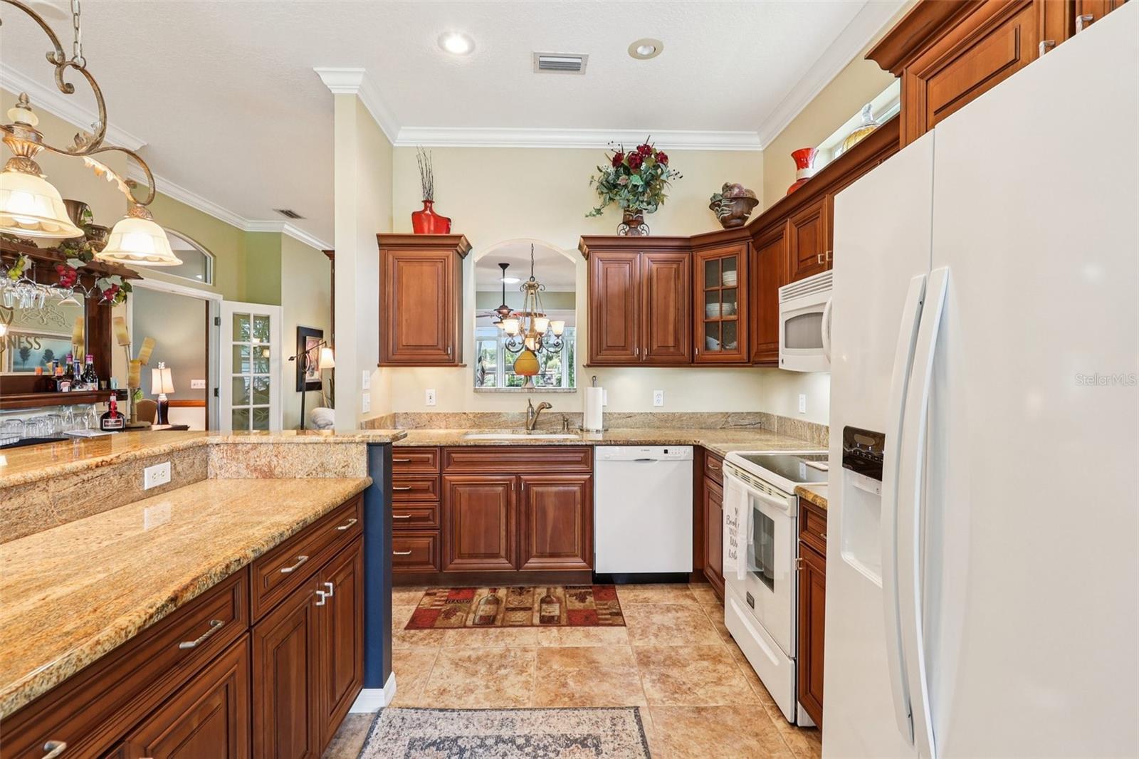 Image 17 of 75 For 2512 Baywater Road