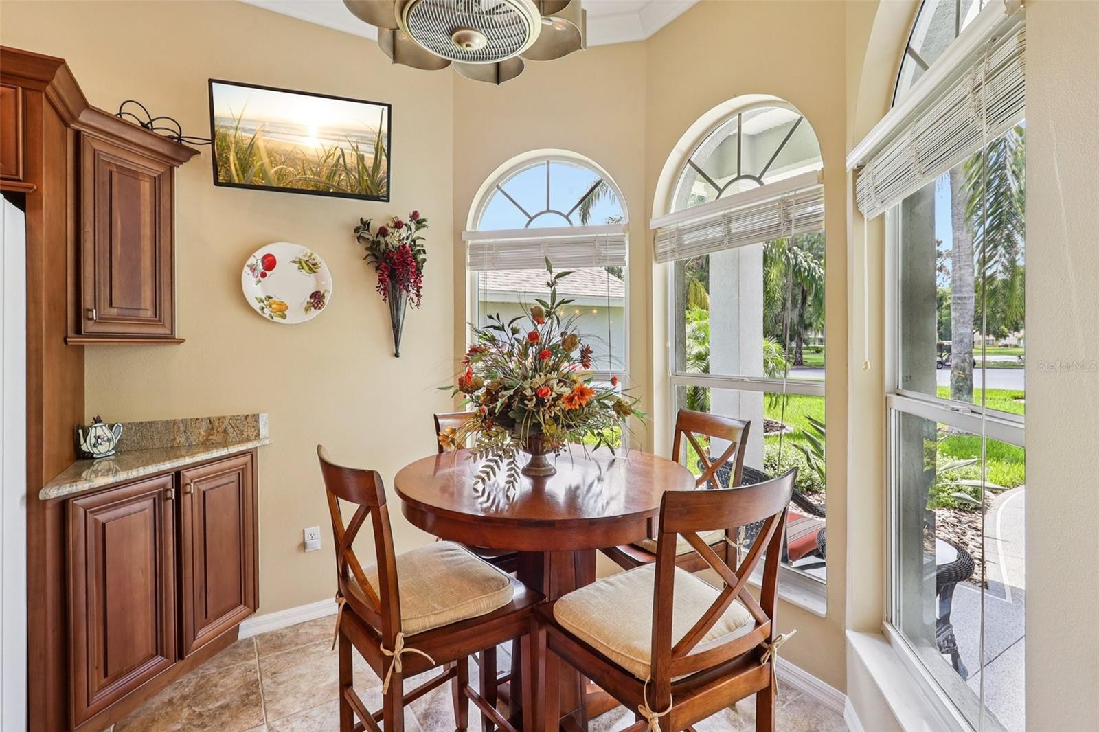 Image 20 of 75 For 2512 Baywater Road