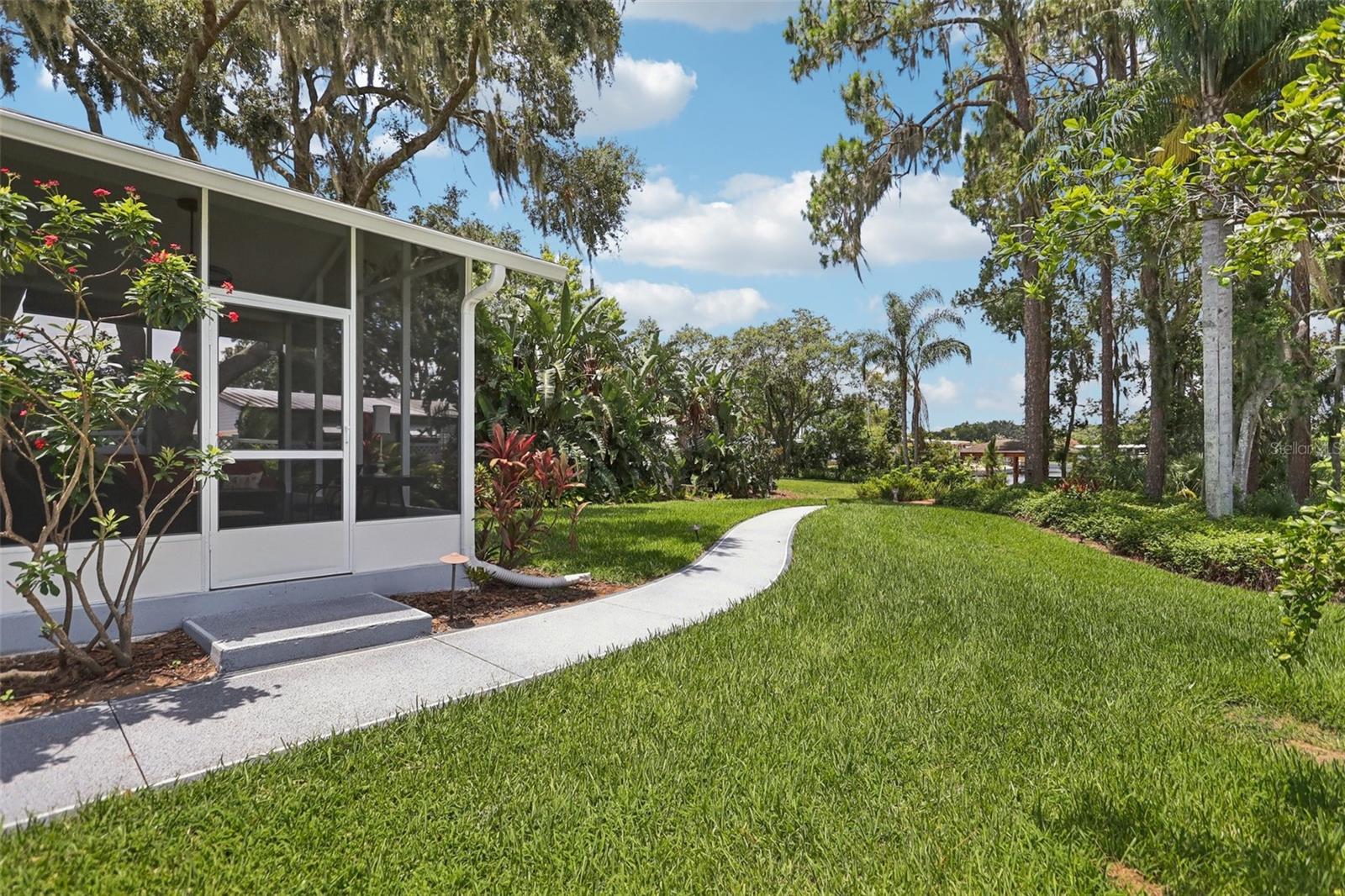 Image 35 of 75 For 2512 Baywater Road