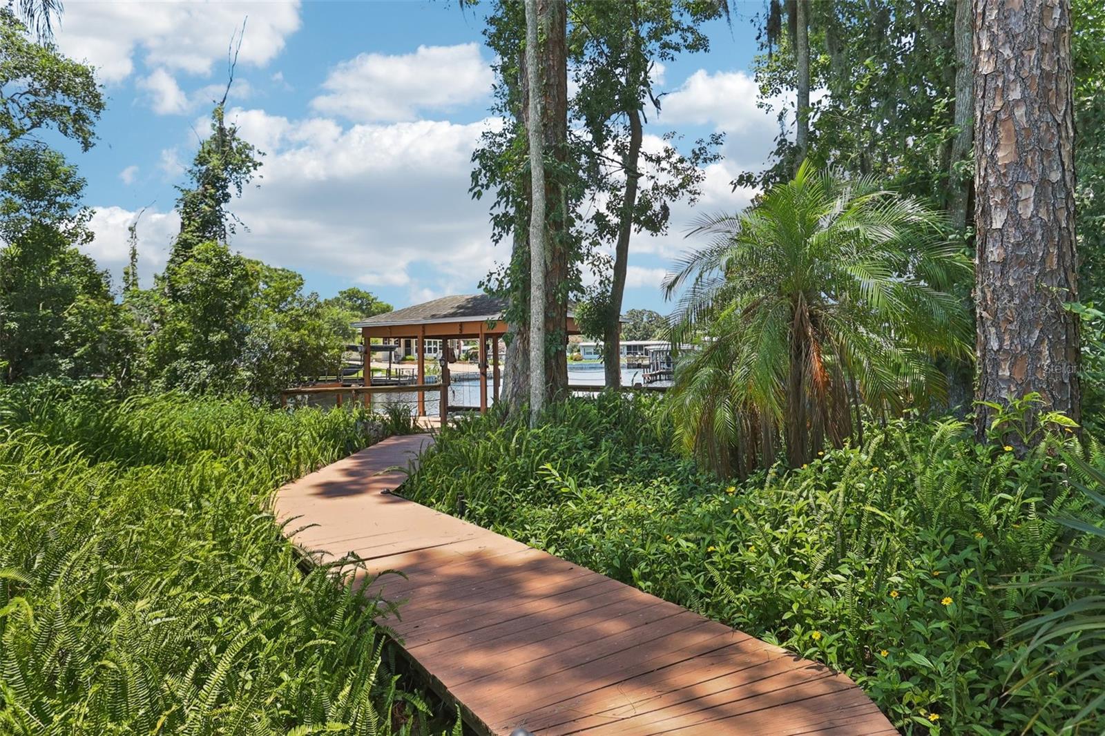 Image 40 of 75 For 2512 Baywater Road