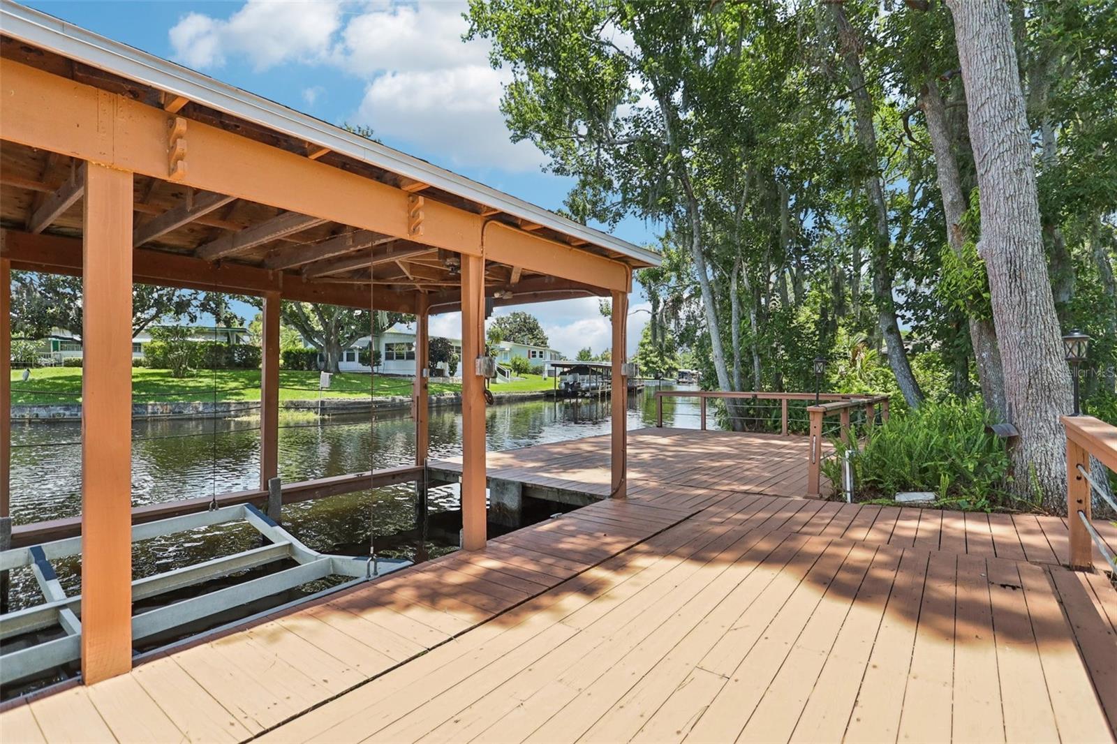 Image 42 of 75 For 2512 Baywater Road