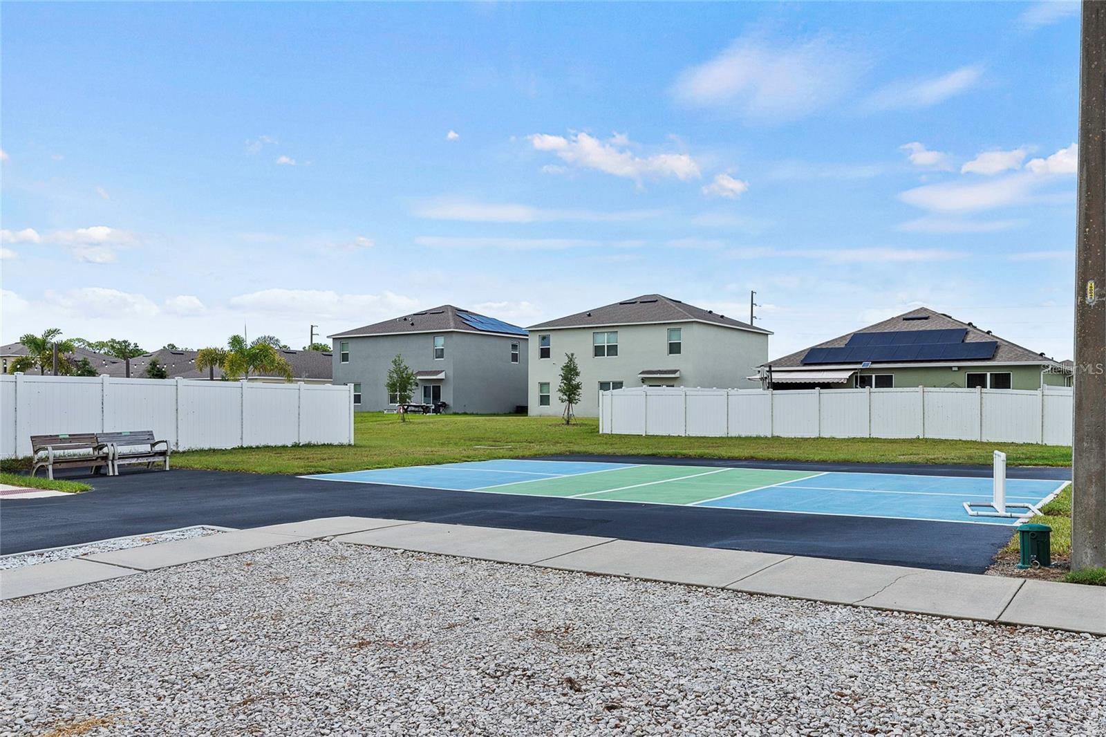 Image 64 of 75 For 2512 Baywater Road