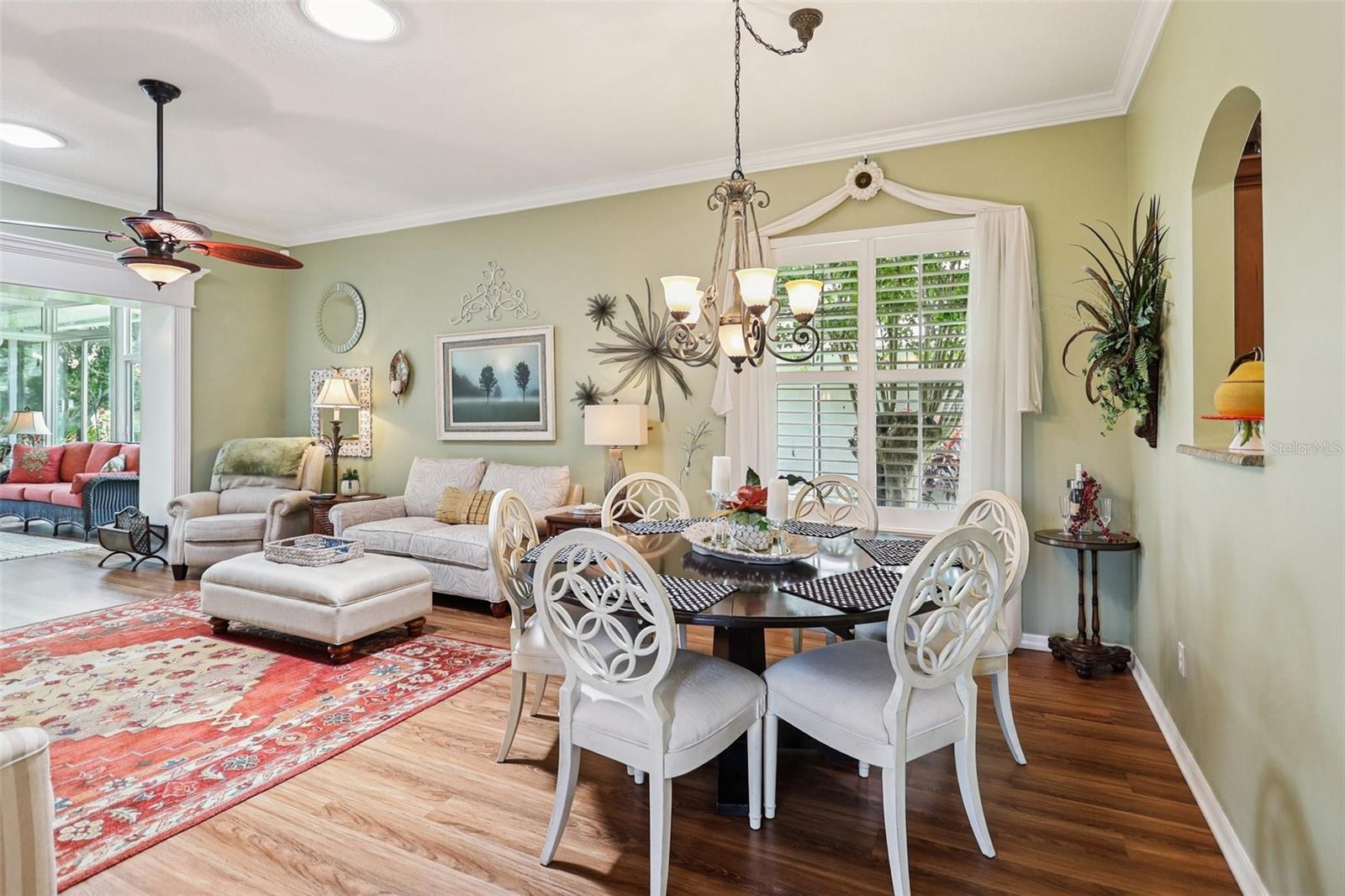 Image 8 of 75 For 2512 Baywater Road