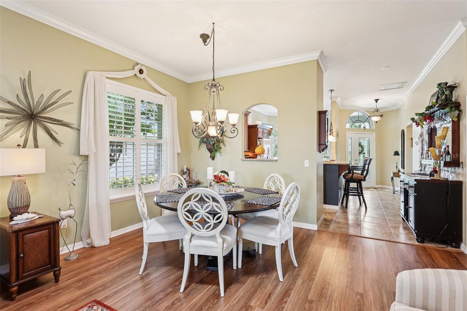 Image 9 of 75 For 2512 Baywater Road
