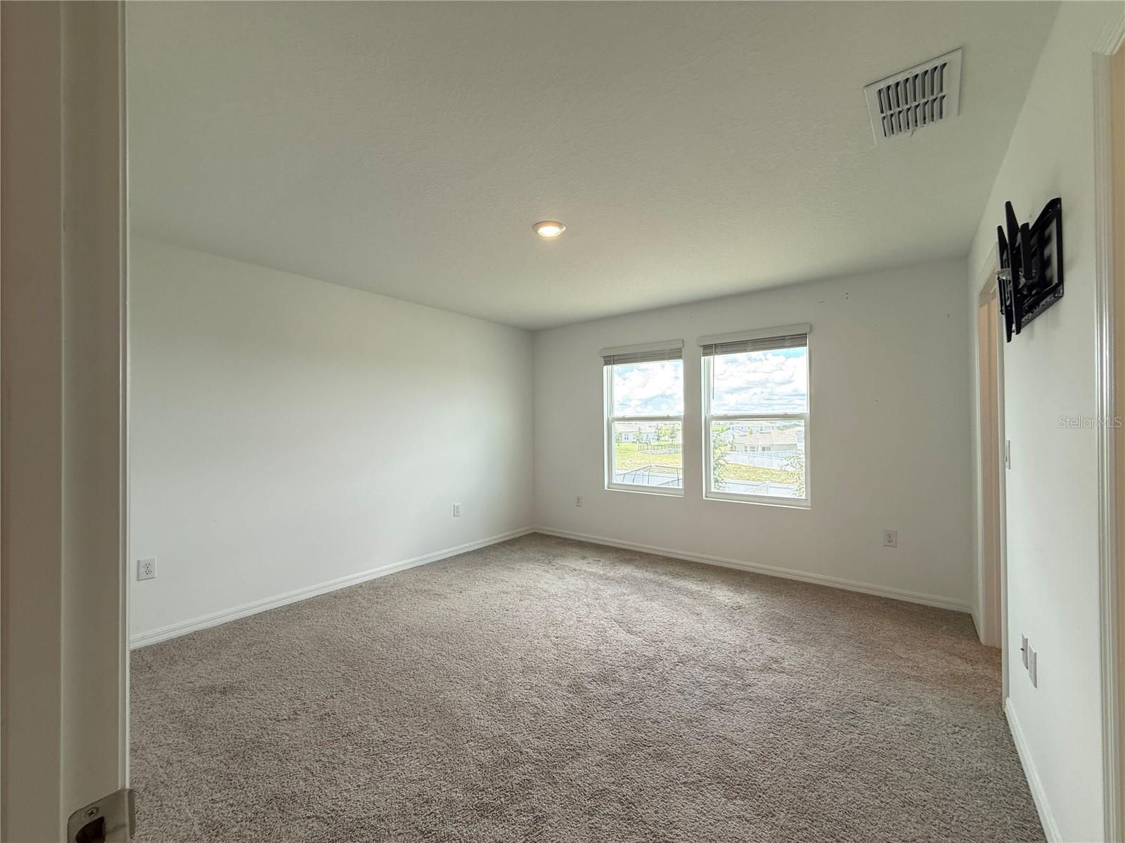 Image 44 of 66 For 1138 Calico Pointe Circle
