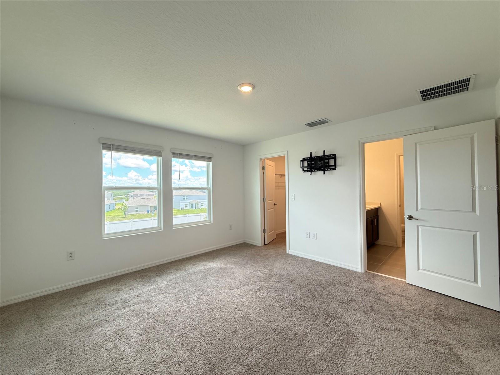 Image 46 of 66 For 1138 Calico Pointe Circle