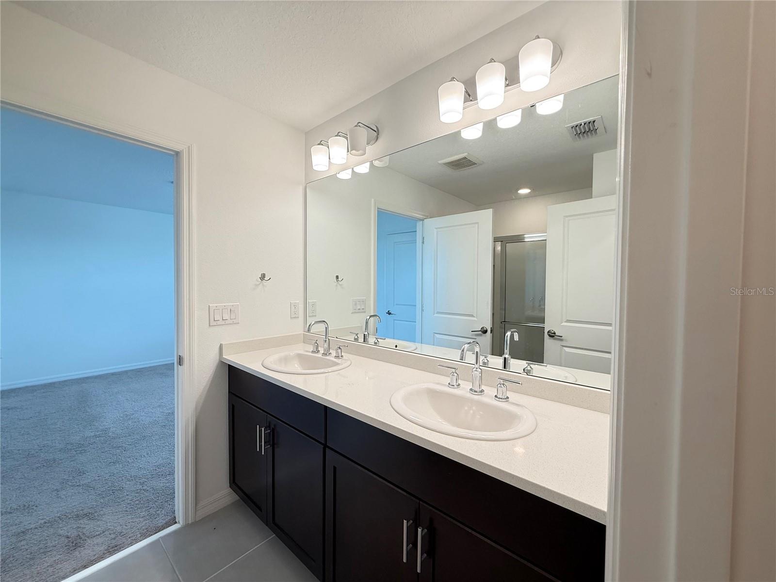 Image 52 of 66 For 1138 Calico Pointe Circle