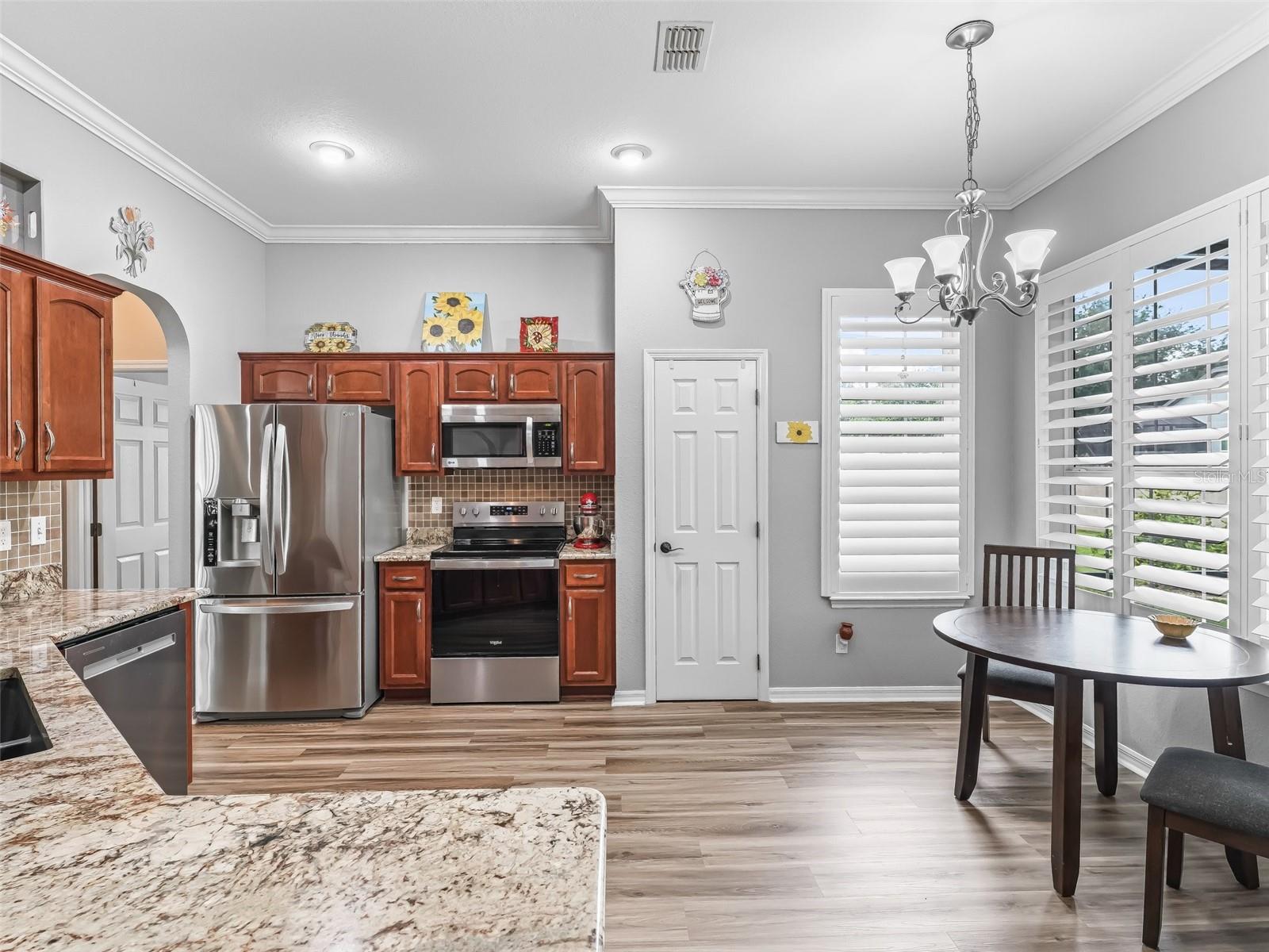 Listing photo id 0 for 16863 110th Court Road