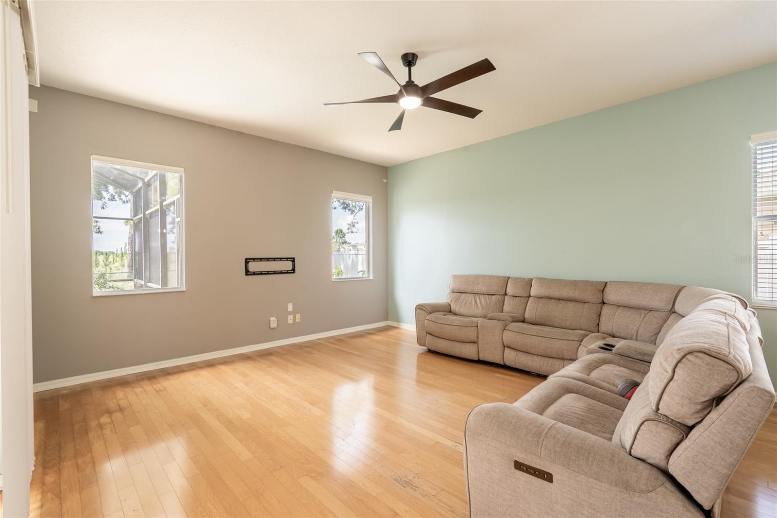 Image 33 of 71 For 4548 Barrister Drive
