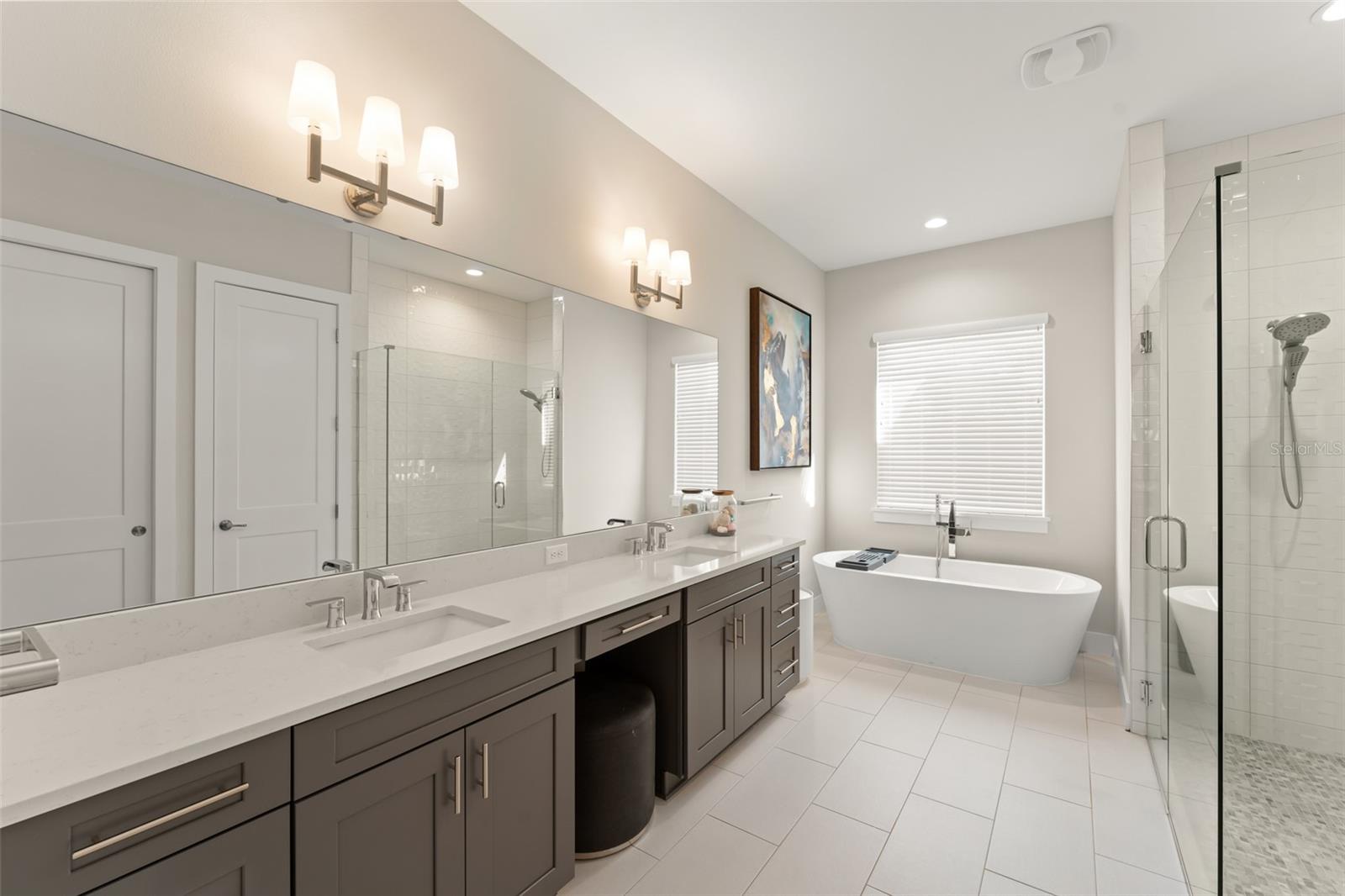 Image 23 of 56 For 16030 Vetta Drive