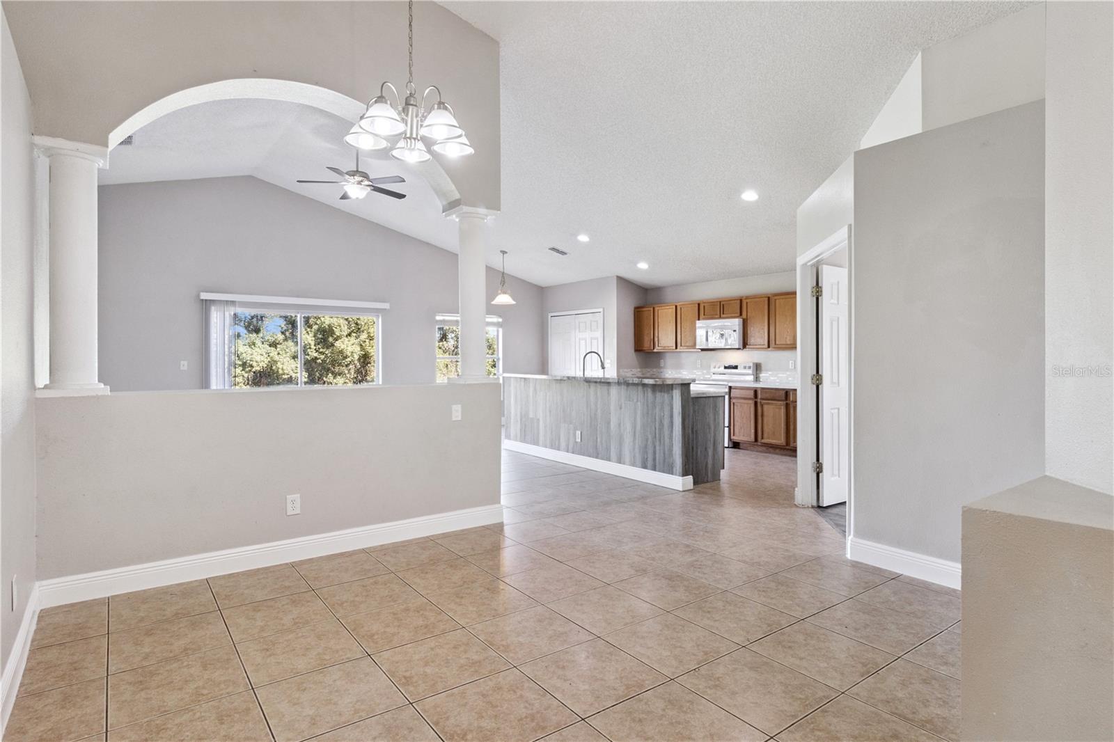 Image 11 of 33 For 1055 Bluegrass Drive